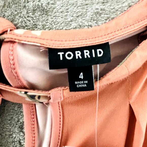 Womens 4X Torrid Floral Peach Studio Knit High Neck Keyhole Top New Defects - Picture 2 of 13